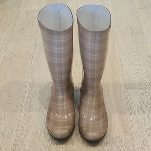 Ugg rain boots
